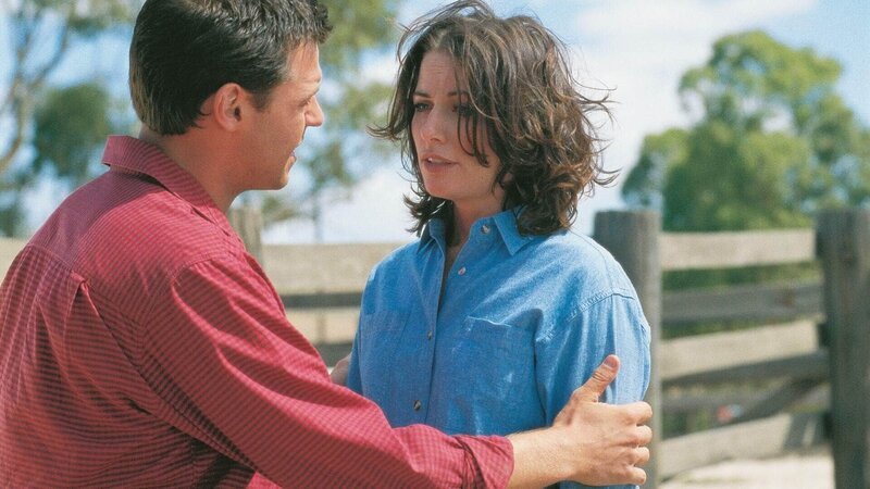 Peter Johnson (Rodger Corser) und Claire McLeod (Lisa Chappell) – Bild: RTL Passion
