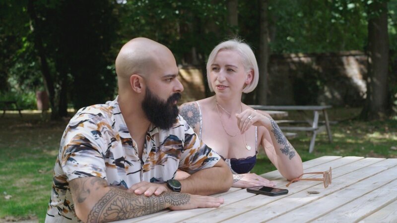 Bonnie (r.) und Tommy (l.) produzieren Amateur-Pornos. Für ihre männlichen Drehpartner gilt: je größer der Penis, desto besser. – Bild: ZDF und Spun Gold & All3Media International Bonnie (r.) und Tommy (l.) produzieren Amateur-Pornos. Für ihre männlichen Drehpartner gilt: je größer der Penis, desto besser. – Bild: ZDF und Spun Gold & All3Media International