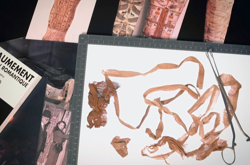 In der Antike wurden Mumien mit Binden eingewickelt. – Bild: ARTE France und Les Films d’Ici