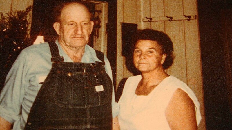 Ray und Faye Copeland auf ihrer Farm in Missouri. – Bild: RTL /​ IMG