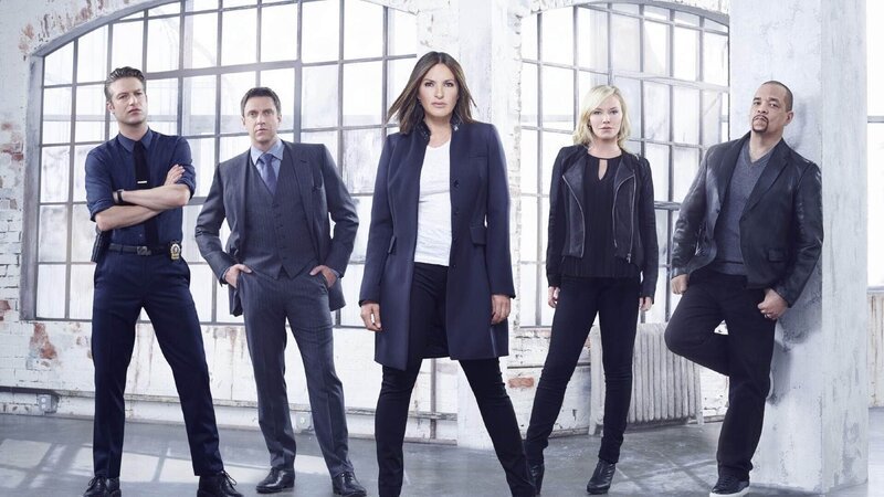 V.l.: Dominick „Sonny“ Carisi (Peter Scanavino), Rafael Barba (Raúl Esparza), Olivia Benson (Mariska Hargitay), Amanda Rollins (Kelli Giddish), Odafin ‚Fin‘ Tutuola (Ice-T) – Bild: RTL /​ NBC Studios