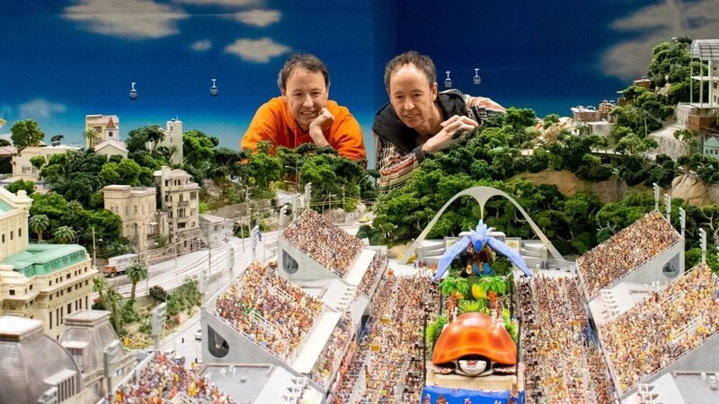 Frederik Braun (l.) und Gerrit Braun in Rio de Janeiro – Bild: RTL /​ Miniatur Wunderland