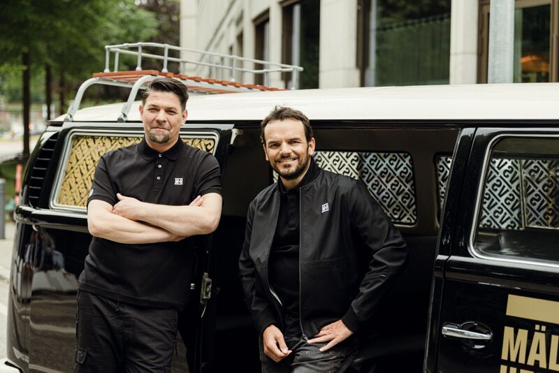 Tim Mälzer (l.) und Steffen Henssler. – Bild: RTL /​ Hendrik Lüders