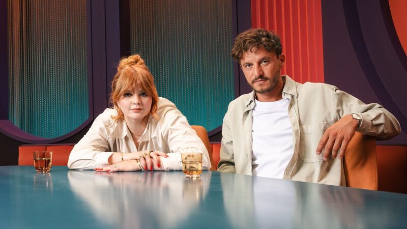 Sophie Passmann und Tommi Schmitt in ihrer ZDFneo-Sendung „Neo Ragazzi“ – Bild: ZDF und Ben Knabe Sophie Passmann und Tommi Schmitt in ihrer ZDFneo-Sendung „Neo Ragazzi“ – Bild: ZDF und Ben Knabe