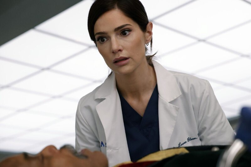 Dr. Lauren Bloom (Janet Montgomery) – Bild: RTL /​ Universal Television LLC.