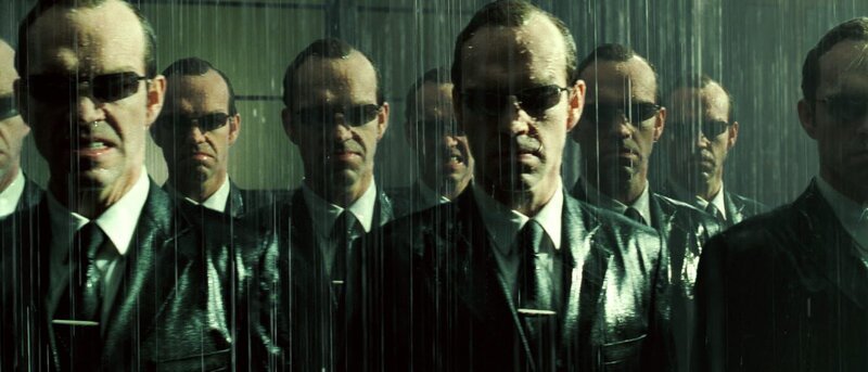 Hugo Weaving – Bild: WARNER BROTHERS