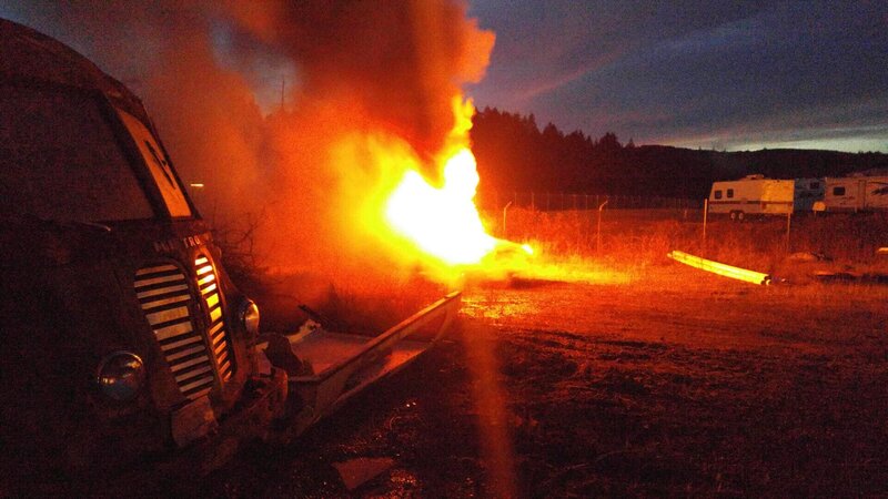 Das Feuer brennt. – Bild: box MKTSTILL /​ Crime + Investigation /​ A+E Networks