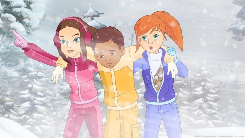 Samantha (l.) und Zoé (r.) versuchen den total geschwächten Harvey (M.) unter eine Tanne zu retten. – Bild: ZDF/​Lassie (c) 2013, Classic Media.DQ Entertainment.Superprod.