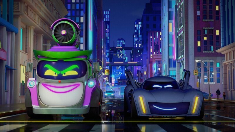 Batmobil Bam sorgt für Sicherheit in den Straßen von Gotham City. – Bild: Warner Bros. Entertainment Inc. Batmobil Bam sorgt für Sicherheit in den Straßen von Gotham City. – Bild: Warner Bros. Entertainment Inc.