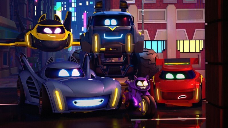 Batmobil Bam (un. li.), Motorrad Bibi (un. Mi.), Auto Redbird (re.), Flugzeug Wing (ob. li.) und Truck Buff (hi. Mi.) sind nicht irgendwelche Fahrzeuge – sie sind die Batwheels! Gemeinsam und an der Seite von Batman, Robin und Batgirl sorgen sie für Sicherheit auf den Straßen von Gotham City. – Bild: Warner Bros. Entertainment Inc.