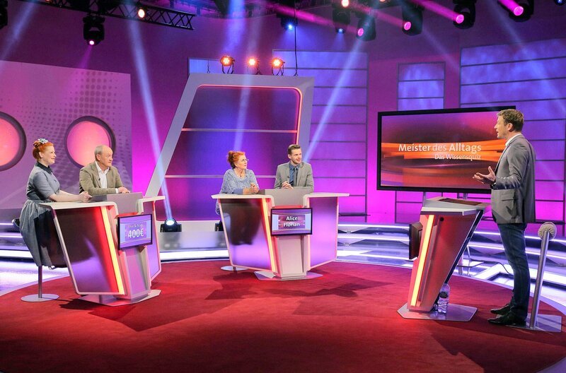 v.li.  Enie van de Meiklokjes & Bodo Bach, Alice Hoffmann & Florian Schroeder und Florian Weber. – Bild: SWR/​Peter A. Schmidt
