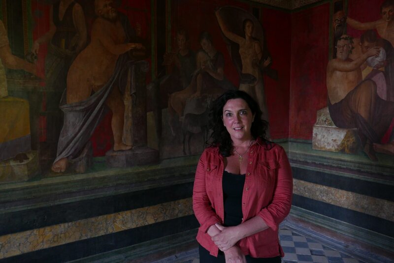 Bettany Hughes at the extraordinary Villa of Mysteries. – Bild: The National Geographic Channel