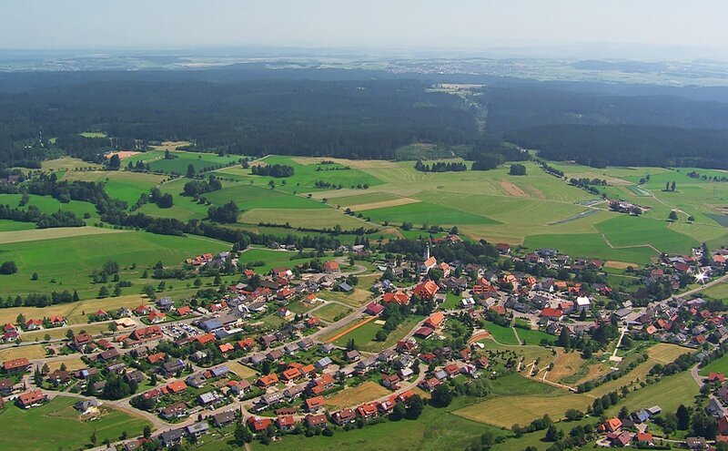 Grafenhausen ist ein Dorf im südlichen Hochschwarzwald. Die Bewohner Grafenhausens sind immer noch sehr traditionsbewusst, was sich auch in den Narrenzünften zeigt. – Bild: SWR/​Vidicom, honorarfrei – Verwendung gemäß der AGB im engen inhaltlichen, redaktionellen Zusammenhang mit genannter SWR-Sendung bei Nennung „Bild: SWR/​Vidicom“ (S2). SWR-Pressestelle/​Fotoredaktion, Baden-Baden, Tel: 07221/​929–26868, Fax: -929–22059, fo