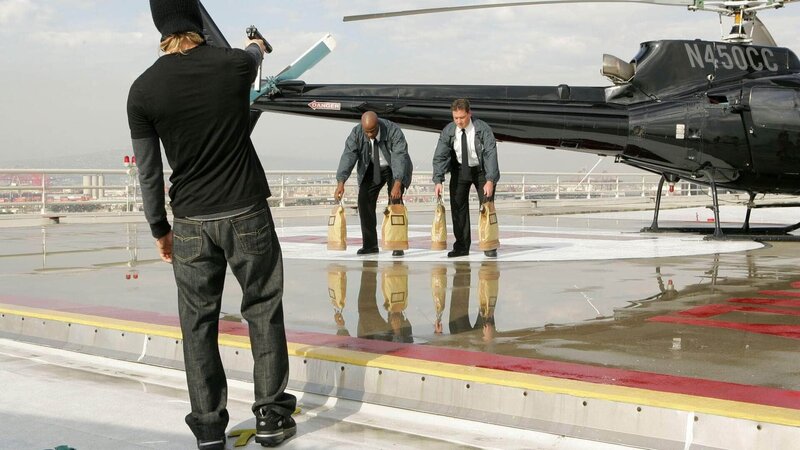 Nach dem Vorbild eines Videospiels verübt eine Gruppe junger Studenten regelrechte Raubzüge und schrecken auch vor Gewalttaten nicht zurück … – Bild: SUPER RTL