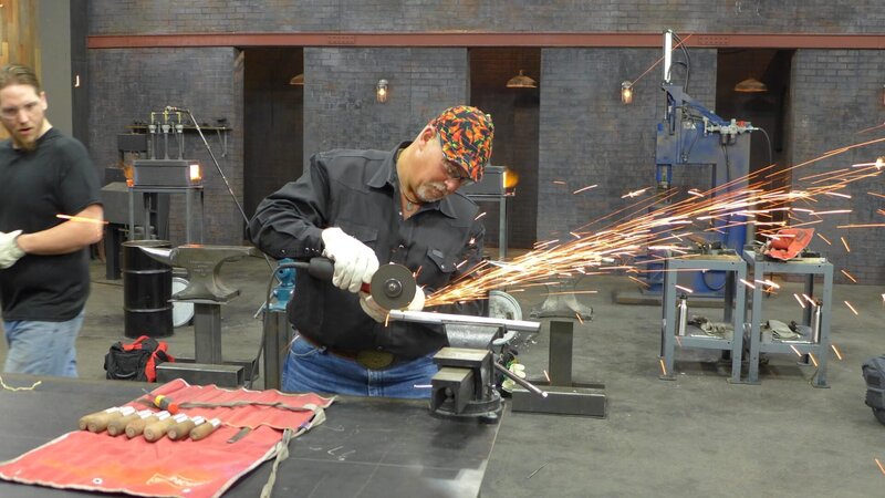 Forged in Fire Season 3 EP Cavalry Saber, Forged in Fire_Wettkampf der Schmiede Staffel3 EP Der KavalleriesäbelForged in Fire Season 3 EP Cavalry Saber, Forged in Fire_Wettkampf der Schmiede Staffel3 EP Der Kavalleriesa?bel – Bild: A&E Television Networks Lizenzbild frei