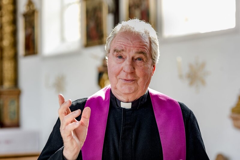 The Priest (Friedrich von Thun) – Bild: Heimatkanal /​ Sabine Finger Make-up Artist & Photographer