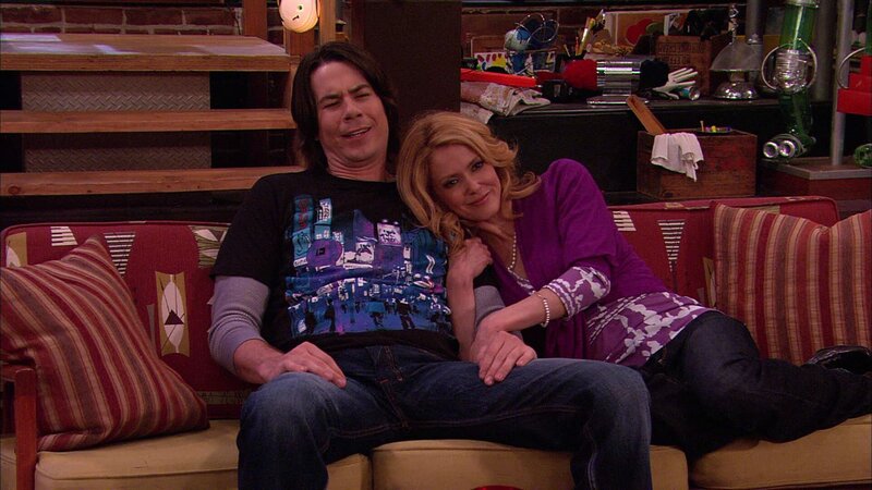 Spencer Shay (Jerry Trainor), Charlotte (Deena Dill) – Bild: Paramount