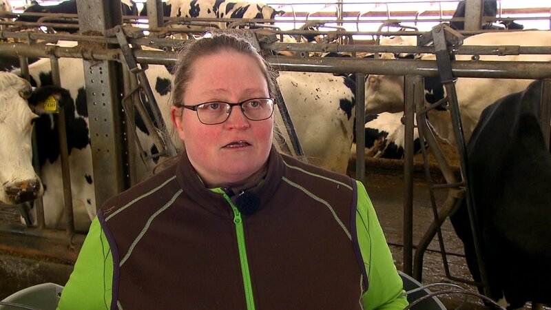 Nicole arbeitet hart in der Landwirtschaft – Bild: RTLZWEI