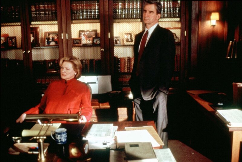 Bezirksstaatsanwältin Nora Lewin (Dianne Wiest) und Staatsanwalt Jack McCoy (Sam Waterston) untersuchen die Entführung eines Diamantenhändlers und kommen dabei auf die Spur eines Diamantendiebstahls … – Bild: RTL