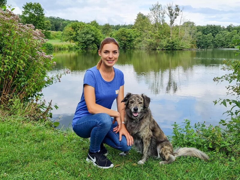 Sophie Grete – Bild: TVNOW /​ Mina Tv /​ Hundeprofi, Der – Rütters Team