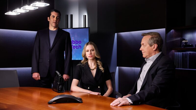 l-r: Jordan Bridges als Todd Wagner, Leigh DeLollis als Aimee Addabbo, und Steve Blanchard als Alexander Addabbo – Bild: AXN Black