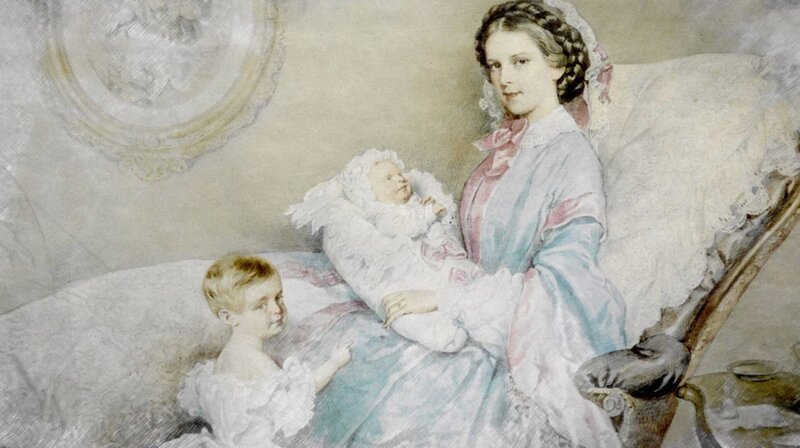 Sisi als liebevolle Mutter: Diese Art von Darstellung ist überwiegend fiktiv. In Wirklichkeit rückt sie zeitlebens ihre eigenen Interessen in den Vordergrund – zum Leidwesen ihrer Kinder. – Bild: phoenix/ZDF/Maximilian Mayer Sisi als liebevolle Mutter: Diese Art von Darstellung ist überwiegend fiktiv. In Wirklichkeit rückt sie zeitlebens ihre eigenen Interessen in den Vordergrund – zum Leidwesen ihrer Kinder. – Bild: phoenix/ZDF/Maximilian Mayer