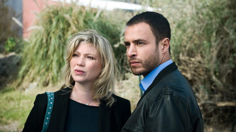 Candice Renoir (Cécile Bois) und Antoine Dumas (Raphaël Lenglet) – Bild: AXN White