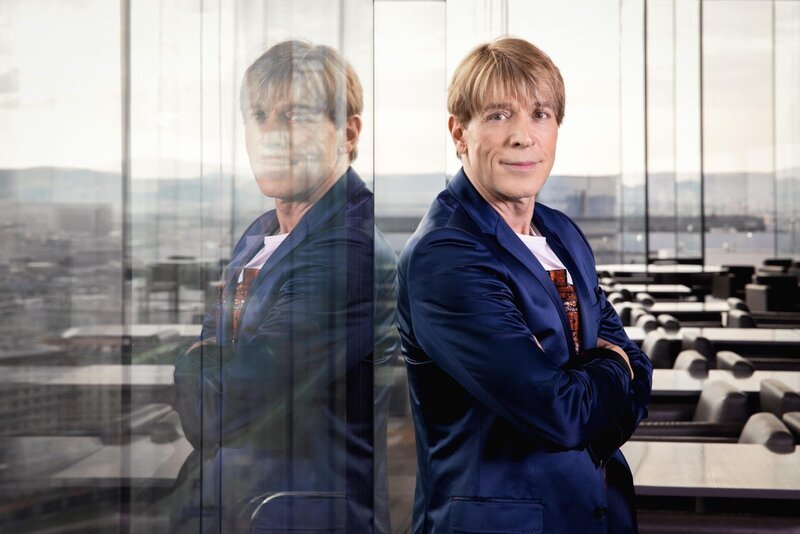Society-Reporter Dominic Heinzl – Bild: Bernhard Eder / Bernhard Eder Society-Reporter Dominic Heinzl – Bild: Bernhard Eder / Bernhard Eder