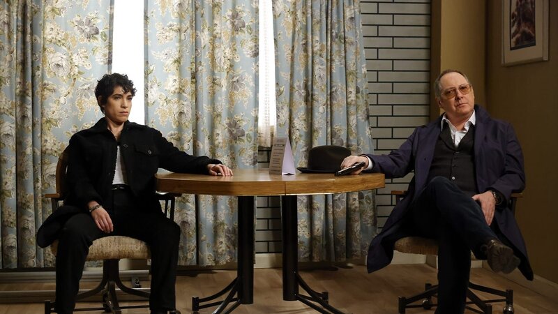 Weecha Xiu (Diany Rodriguez) und Raymond ‚Red‘ Reddington (James Spader) – Bild: AXN Black