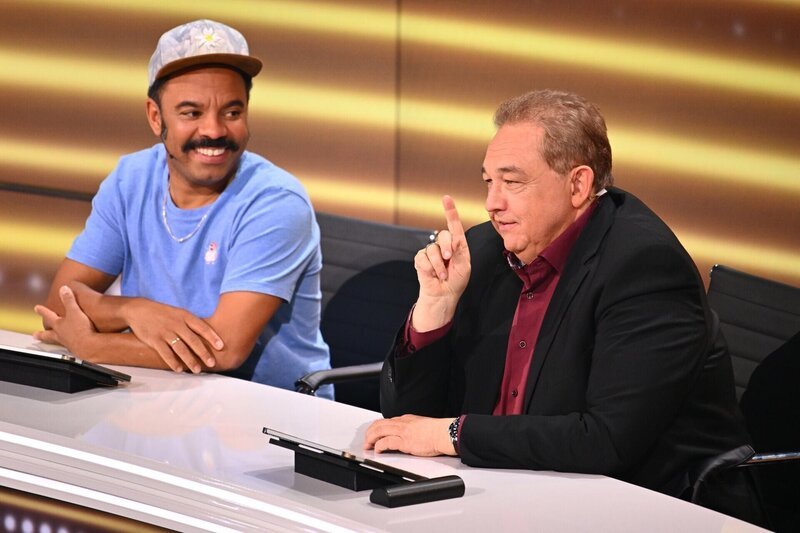 Simon Pearce; Oliver Kalkofe – Bild: Seven.One Simon Pearce; Oliver Kalkofe – Bild: Seven.One