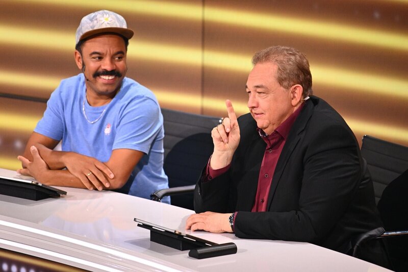 Simon Pearce; Oliver Kalkofe – Bild: Seven.One