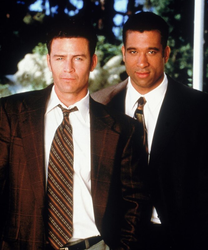 (1. Staffel) – Inspector Andy Trudeau (T.W. King, l.) und Morris Daryl (Dorian Gregory, r.) … – Bild: Paramount Pictures Lizenzbild frei