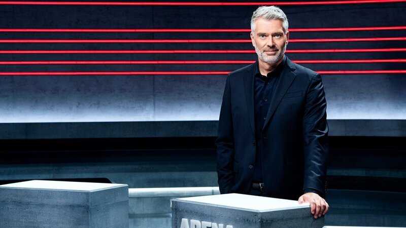 Sandro Brotz Moderator Arena 2019. – Bild: SRF/​Oscar Alessio