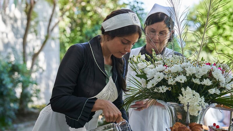 Lizzie Wingfield (Bethan Cullinane) und Betty Scanlon (Elizabeth Carling) – Bild: AZXN