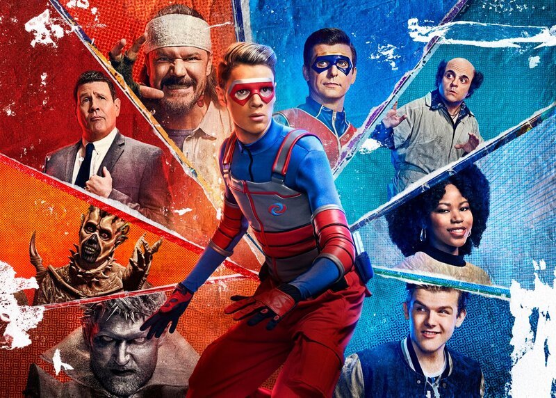 In the middle: Captain Man /​Ray (Cooper Barnes) – Bild: Nickelodeon