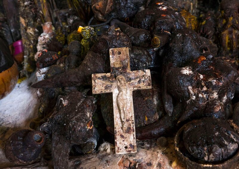 The UnXplained mit William Shatner Staffel 3 EP Okkulte Rituale – Bild: THE HISTORY CHANNEL /​ A+E Networks