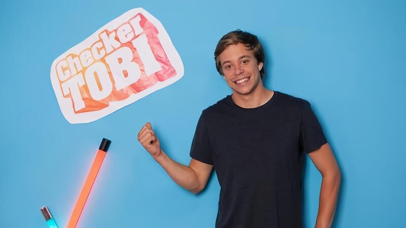 Tobias Krell als „Checker Tobi“. – Bild: ARD