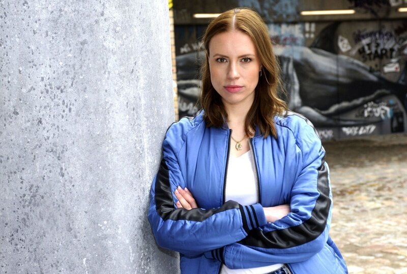 Lara Dandelion Seibert spielt „Zoe Vogt“ – Bild: RTL