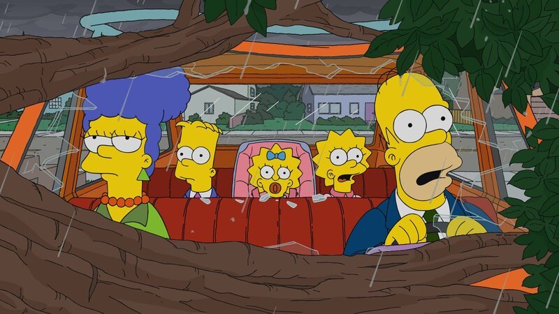 „Die Simpsons“, „Stammesfehde.“ Als Lisa an ihrer Schule eine Szene aus ihrem Familienalltag nachstellt, wird Marge bewusst, wie eintönig ihr Leben doch ist. Da legt ein glücklicher Zufall ein großes Talent der Hausfrau und Mutter frei: Durch einen umgestürzten Baum, den Marge aus dem Weg schafft, kommt ihre Begabung als Holzfällerin zum Vorschein. Bei sportlichen Wettbewerben in dieser Disziplin ist Marge bald unschlagbar. Doch leider scheint sie der Ruhm mehr und mehr von ihrer Familie zu entfremden. – Bild: Twentieth Century Fox Film Corporation