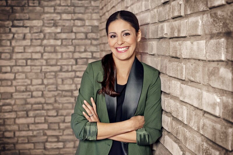 Als Reporterin für „Galileo“ unterwegs: Funda Vanroy … – Bild: ProSieben /​ Benedikt Müller