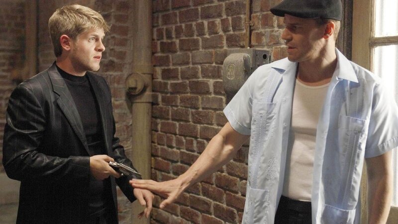 Im Nachtclub von Booth (David Boreanaz, r.) wird ein Mann erschossen aufgefunden. Sein Türsteher Wendell (Michael Grant Terry) gerät dabei ins Visier der Ermittlungen. – Bild: RTL /​ FOX