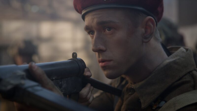 Langley, British Columbia – REENACTMENT – Ein Soldat der Kompanie B versucht, den Rest seines Regiments in Holland zu finden. – Bild: The National Geographic Channel