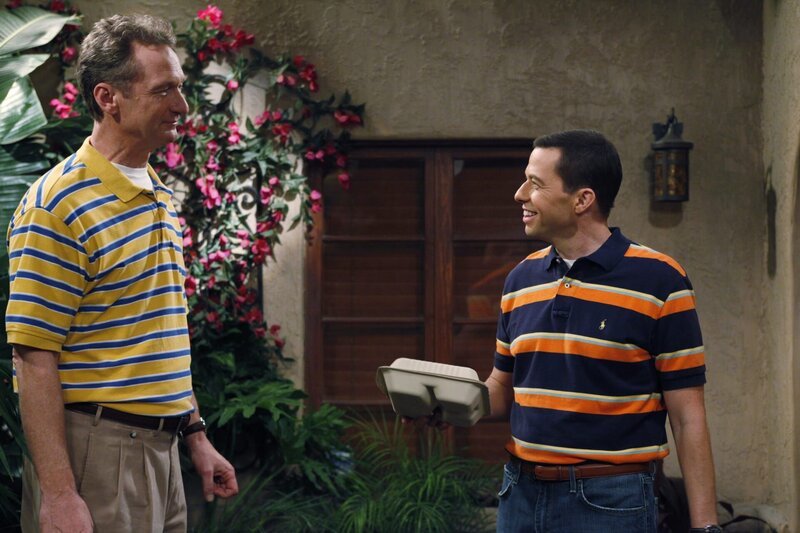 Verstehen sich prächtig: Alan (Jon Cryer, r.) und Herb (Ryan Stiles, l.) … – Bild: Warner Brothers