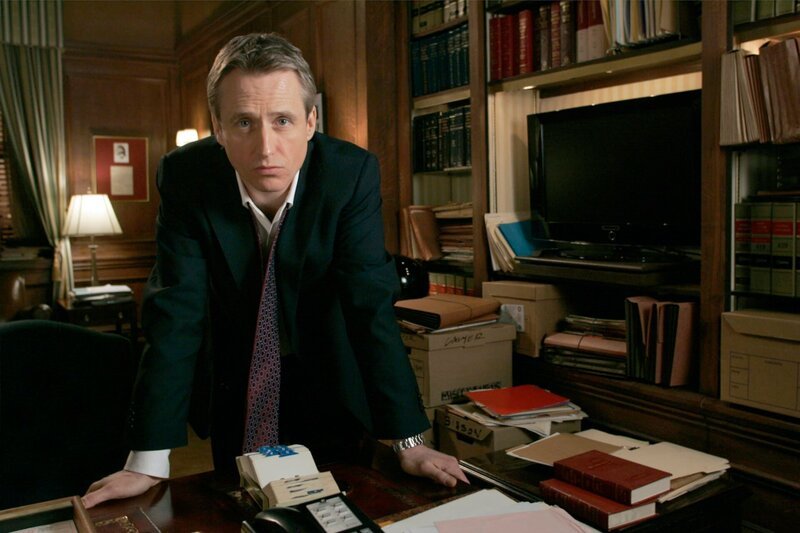 LAW & ORDER -- „Executioner“ Episode 1812 -- Pictured: Linus Roache as Michael Cutter -- NBC Photo: Will Hart – Bild: NBC Universal, Inc. ©13TH Street Photocredit Mandatory, Editorial Use Only, NO archive, NO Resale /​ Will Hart