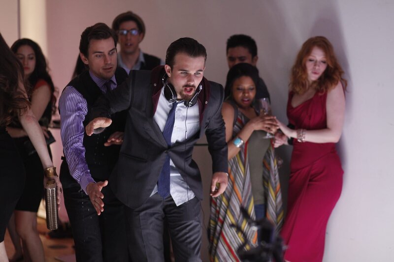 L-R: Neal Caffrey (Matthew Bomer) und Scott Rivers (Hutch Dano) – Bild: Will Hart /​ © Will Hart /​ Episodic /​ © USA Network