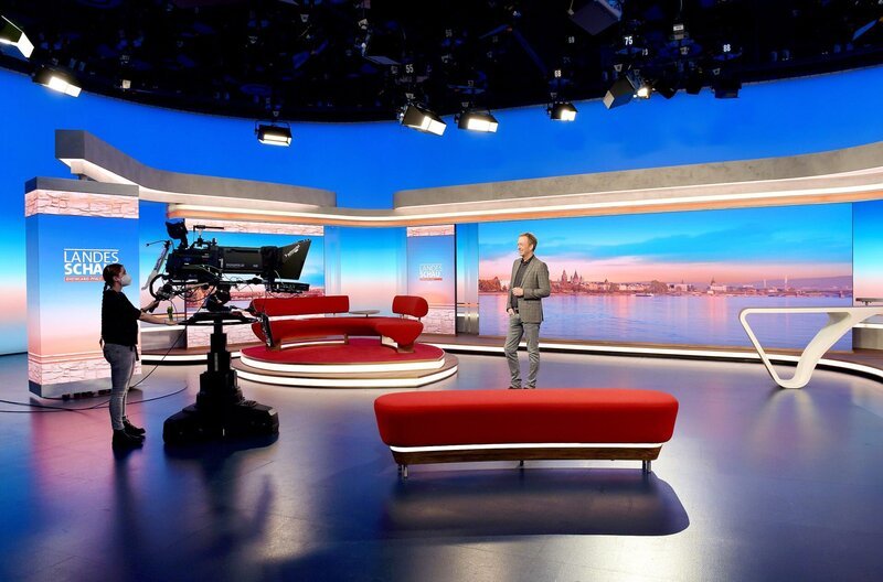 SÜDWESTRUNDFUNK Landesschau Rheinland-Pfalz - Martin Seidler Montag bis Freitag um 18.45 Uhr im SWR Fernsehen (RP) Martin Seidler – Bild: SWR/Kristina Schäfer SÜDWESTRUNDFUNK Landesschau Rheinland-Pfalz - Martin Seidler Montag bis Freitag um 18.45 Uhr im SWR Fernsehen (RP) Martin Seidler – Bild: SWR/Kristina Schäfer