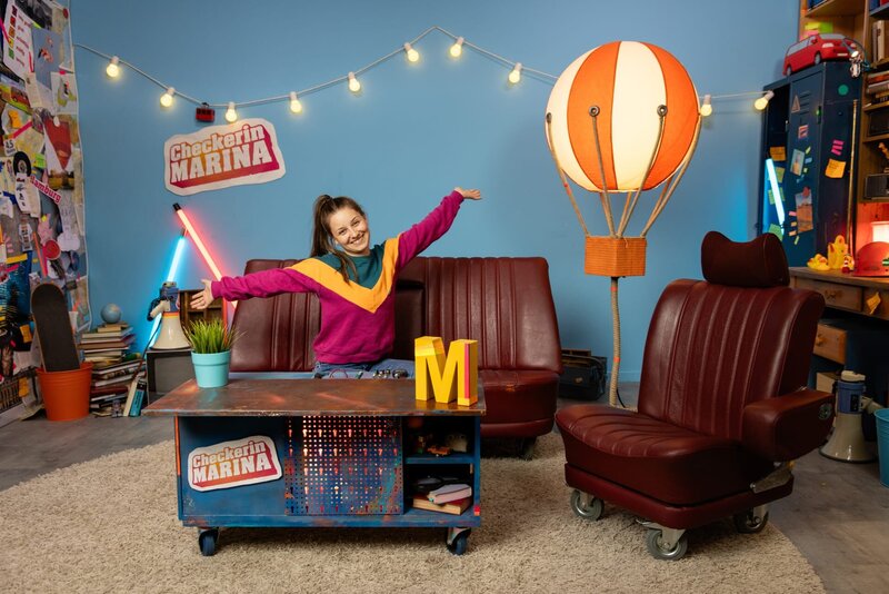 Checkerin Marina in ihrer Homebase. – Bild: BR/​megaherz gmbh/​Hans-Florian Hopfner