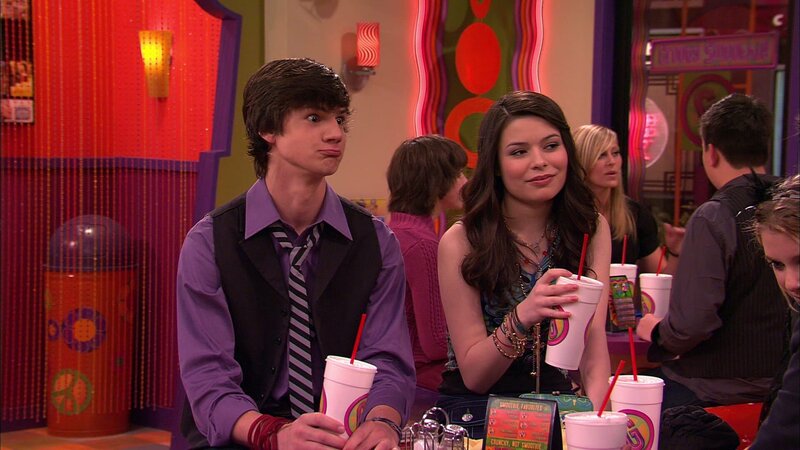Austin (Kevin Fonteyne), Carly Shay (Miranda Cosgrove) – Bild: Paramount