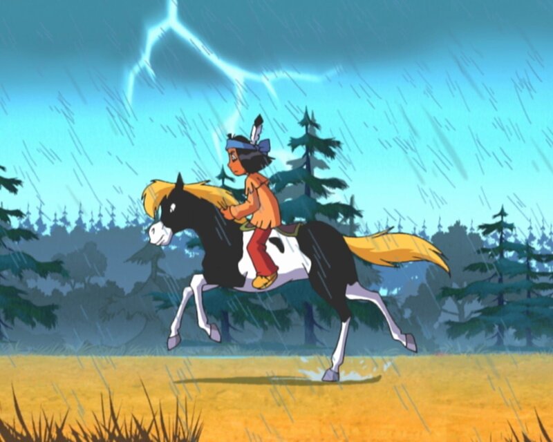 Yakari und Kleiner Donner reiten durch Blitz und Regen. – Bild: KI.KA/​Storimages
