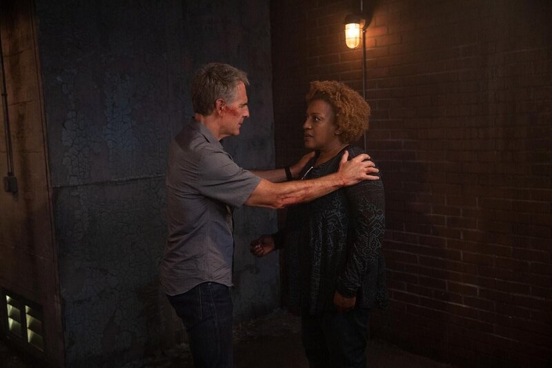 Special Agent Dwayne Pride; Dr. Loretta Wade – Bild: CBS Broadcasting, Inc.